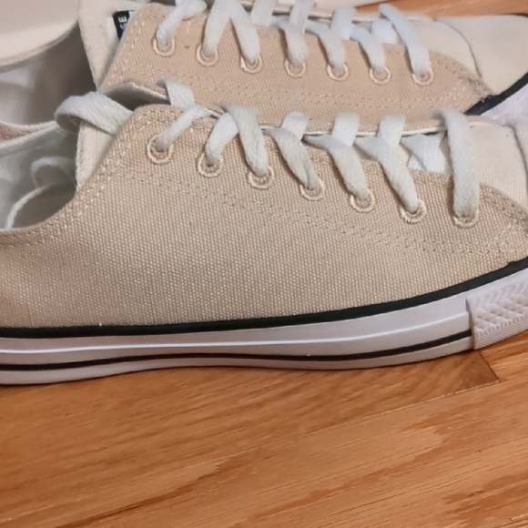 Converse Shoes - Picture 3 of 8